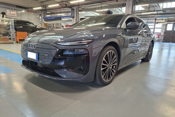 011 Audi A6 avant e-tron